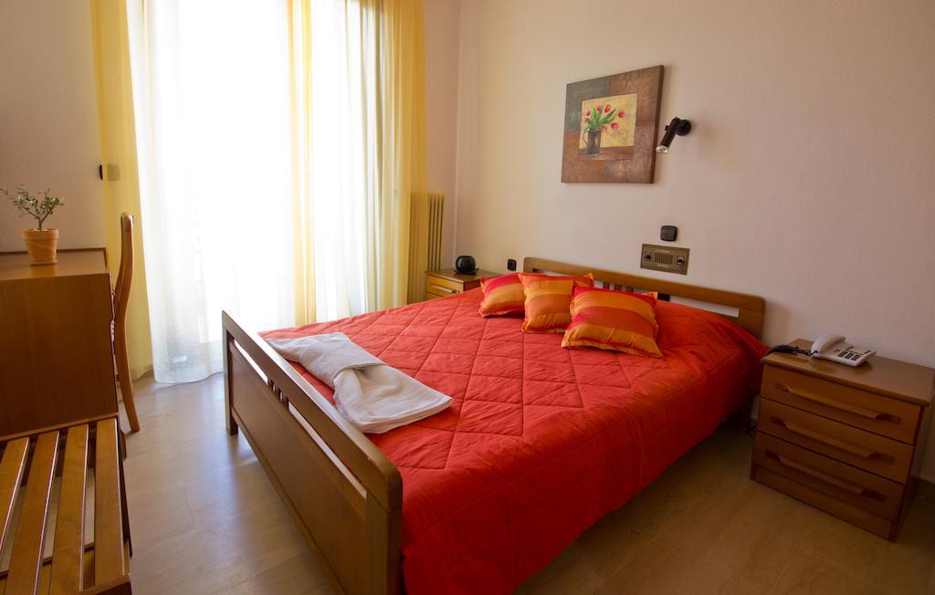 Hotel Pavlidis Limenas (Thasos) Quarto foto